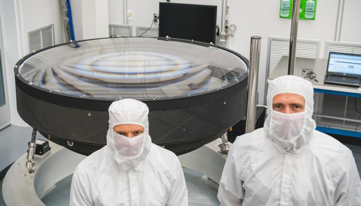 Newswise: World’s largest optical lens shipped to SLAC