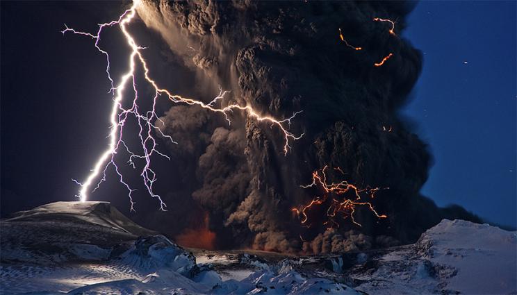 Sears volcano lightning